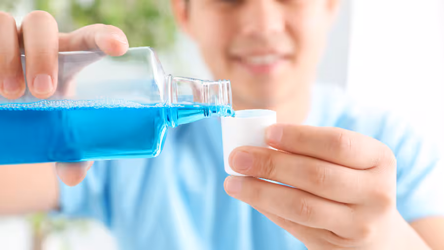 nuoc suc mieng ZAVATESLA Cách Chăm Sóc Răng Miệng Như Thế Nào Để Có Nụ Cười Đẹp? chăm sóc răng miệng chăm sóc răng miệng,nụ cười đẹp